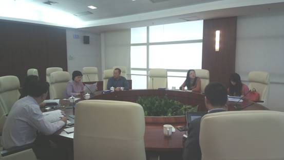 2014-11-21杜玲區(qū)長(zhǎng)聽取十三五前期研究匯報(bào).jpg